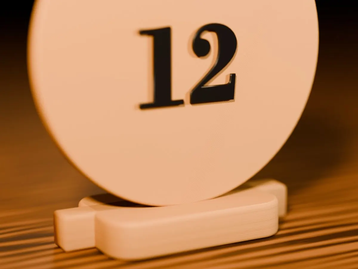 Tischnummer mit Restaurantlogo – Bild 2