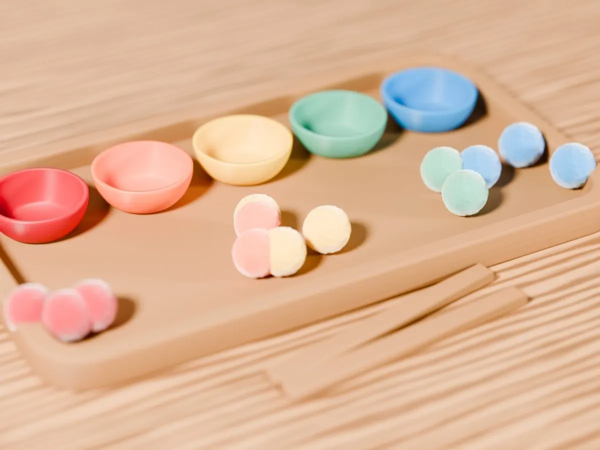 Colour Sorting – Bowls and Tweezers - Image 2