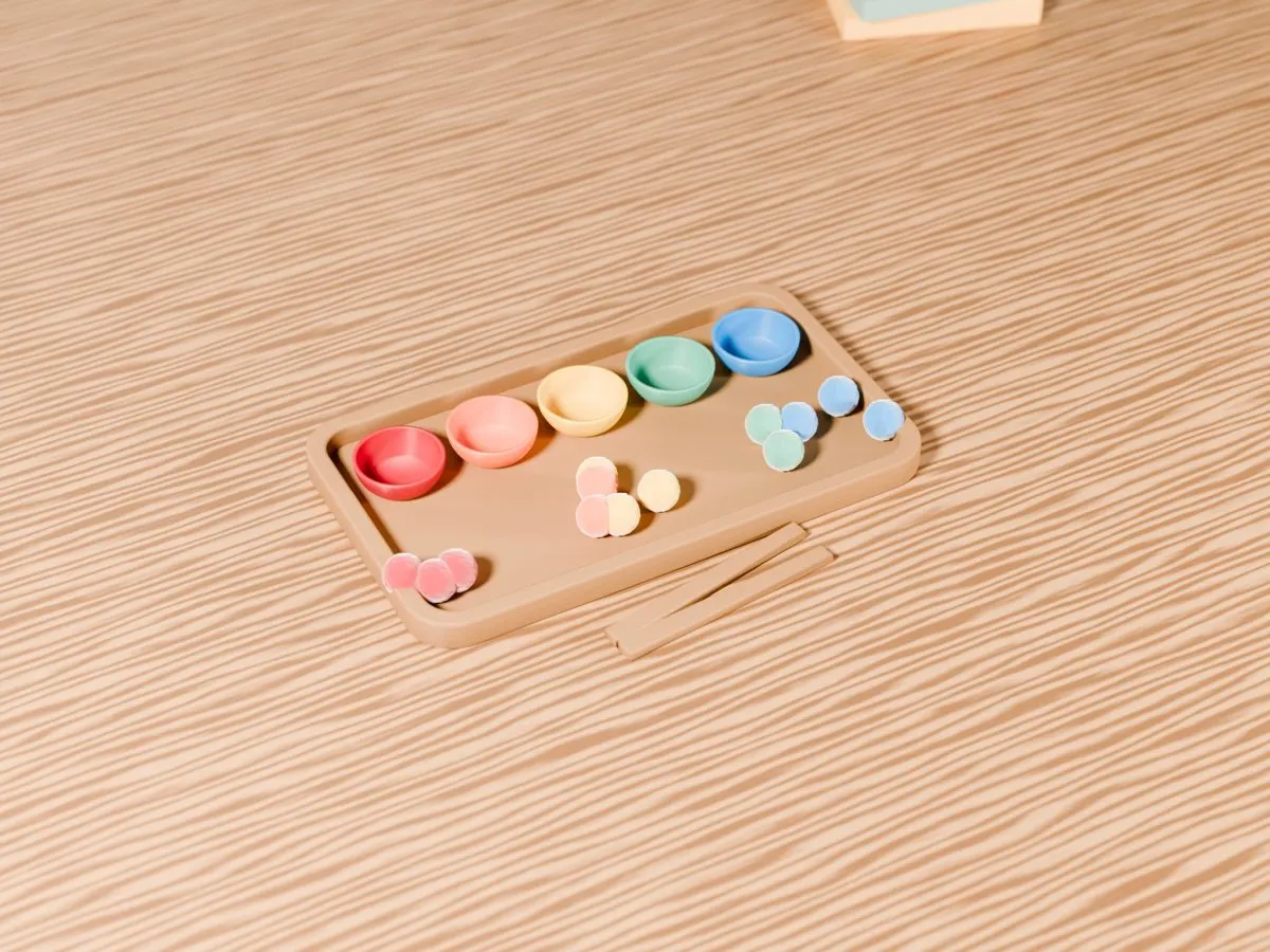 Colour Sorting – Bowls and Tweezers